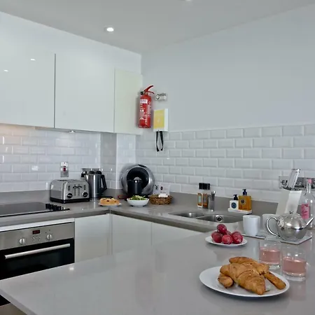 5 Fistral Beach, Newquay Apartment *